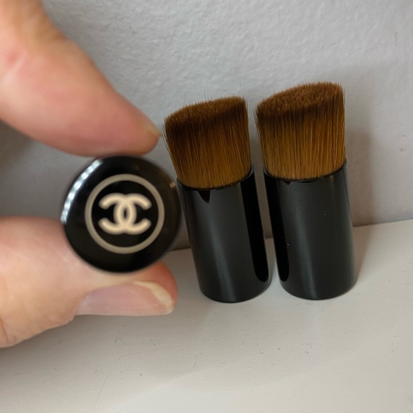 CHANEL Other - 3 Chanel Les Beiges Water-Fresh Teint MINI Foundation brushes
